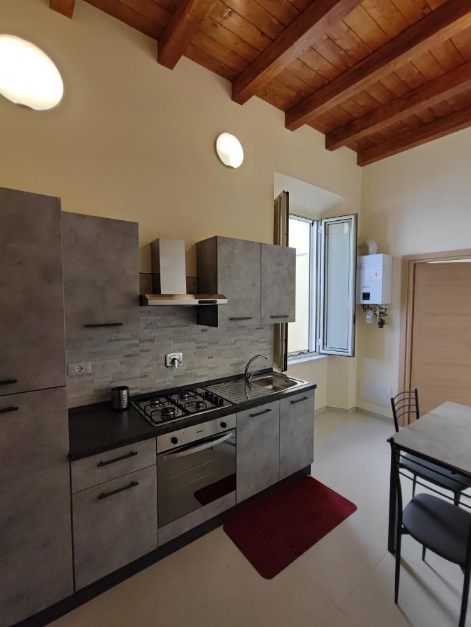 In Centro Rooms And Apartments Isola di Liri Εξωτερικό φωτογραφία