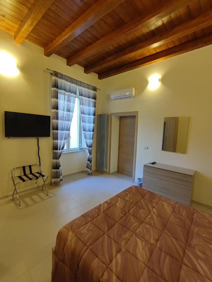 In Centro Rooms And Apartments Isola di Liri Εξωτερικό φωτογραφία