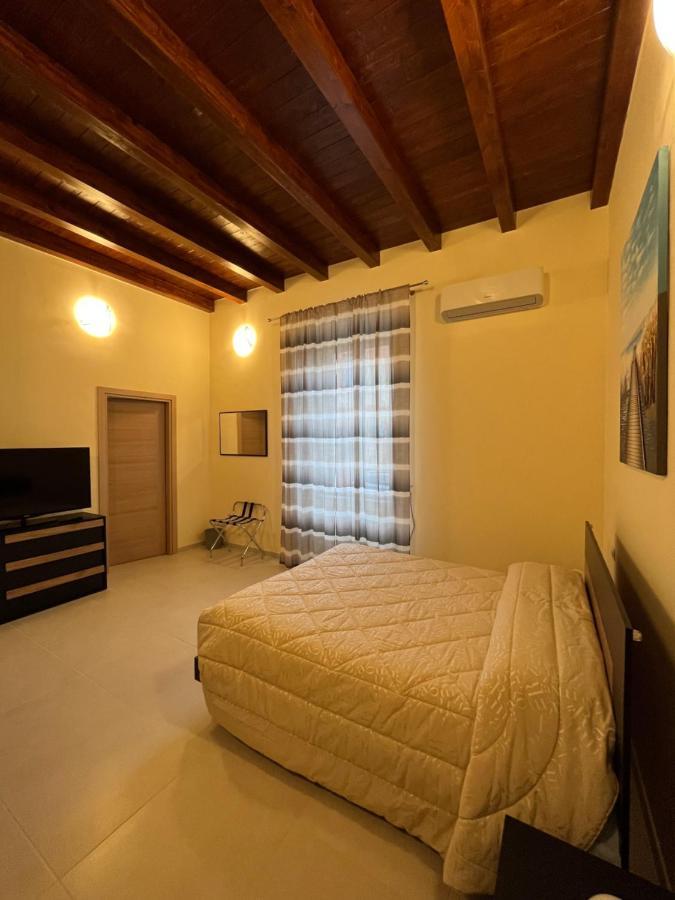 In Centro Rooms And Apartments Isola di Liri Εξωτερικό φωτογραφία