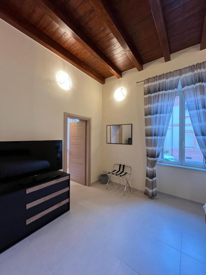 In Centro Rooms And Apartments Isola di Liri Εξωτερικό φωτογραφία