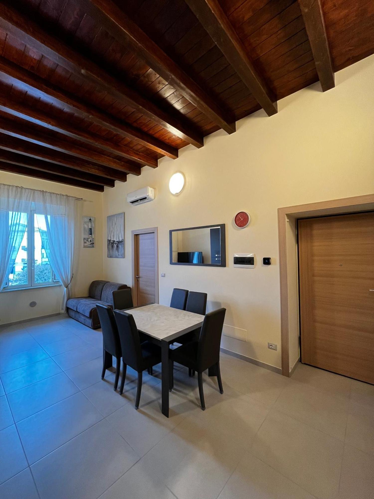 In Centro Rooms And Apartments Isola di Liri Εξωτερικό φωτογραφία