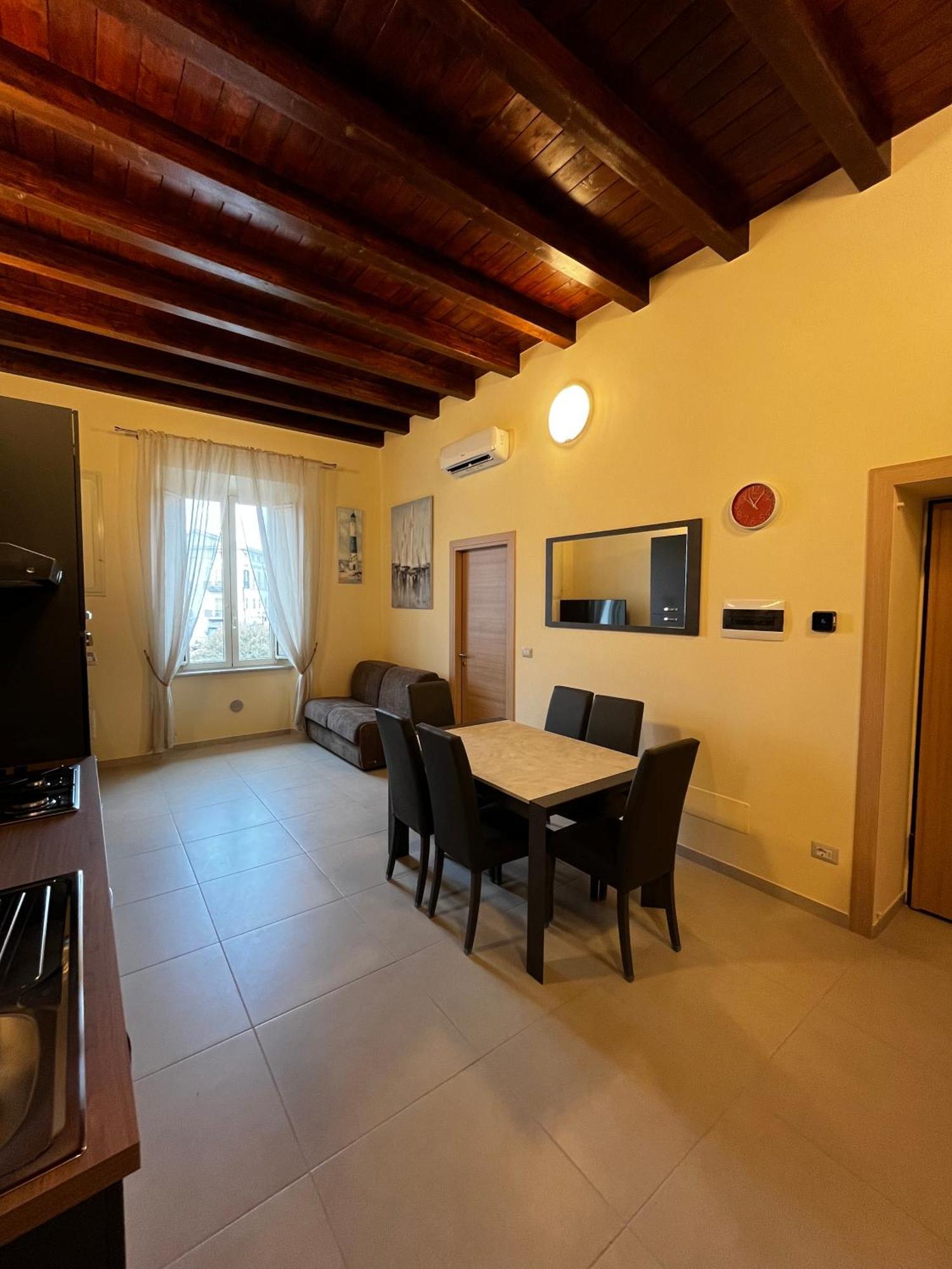 In Centro Rooms And Apartments Isola di Liri Εξωτερικό φωτογραφία