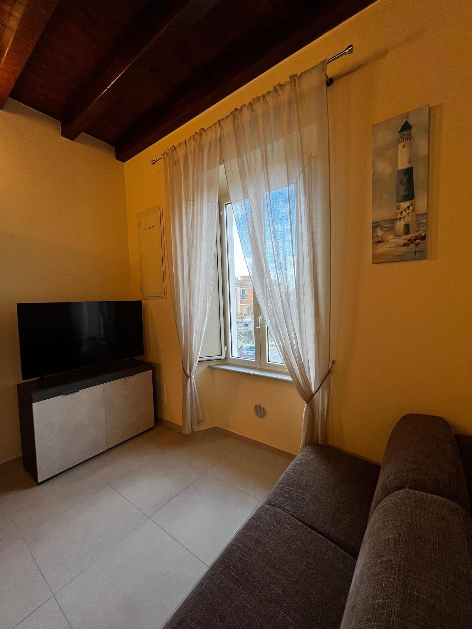 In Centro Rooms And Apartments Isola di Liri Εξωτερικό φωτογραφία