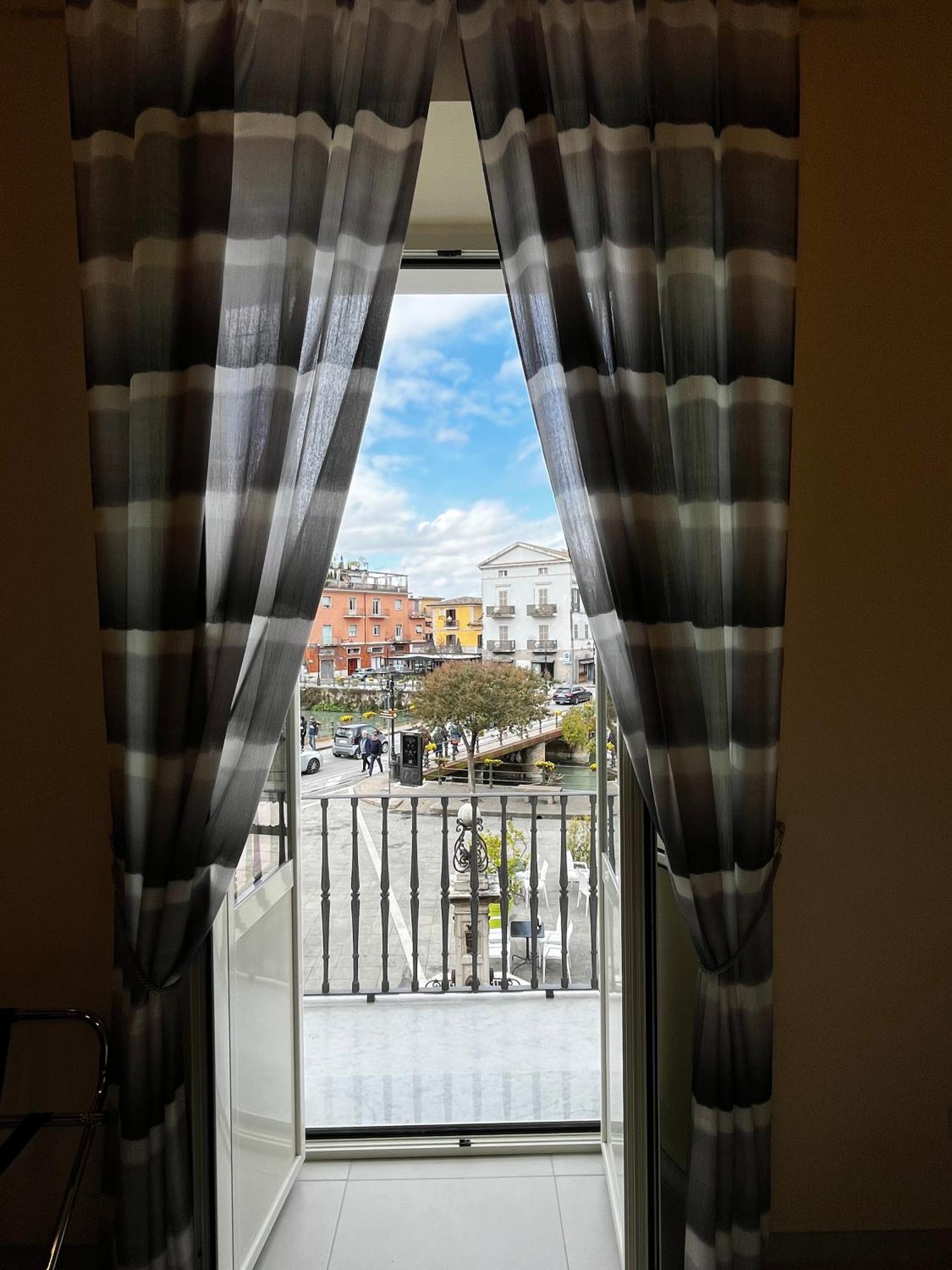 In Centro Rooms And Apartments Isola di Liri Εξωτερικό φωτογραφία