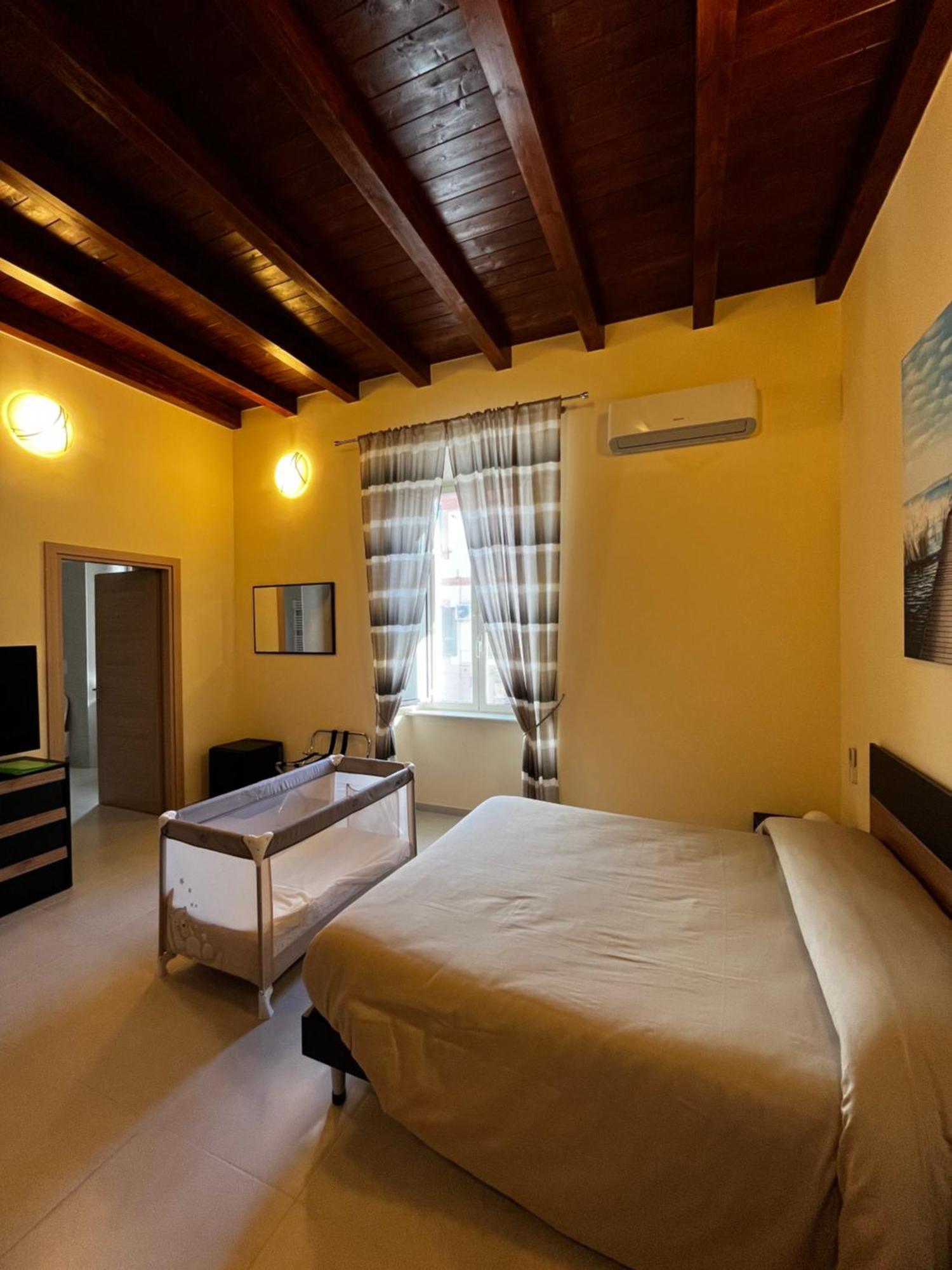 In Centro Rooms And Apartments Isola di Liri Εξωτερικό φωτογραφία